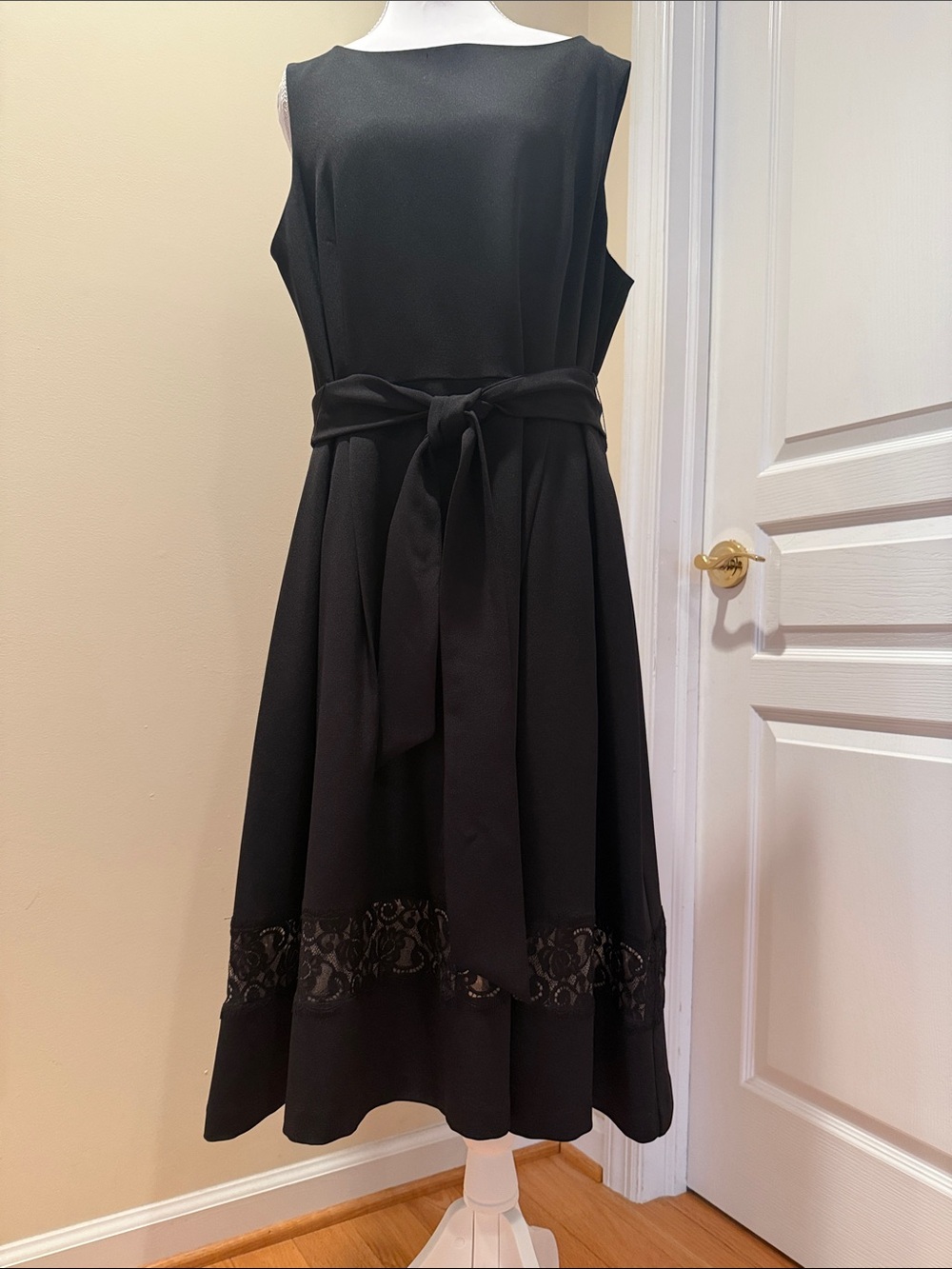 Jones New York Black Sleeveless Tie-Belt Midi Dress
